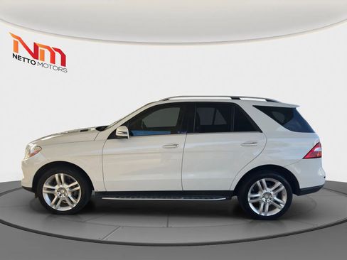 Used 2014 Mercedes-Benz ML 350 ML 350 4MATIC Sport Utility 4D image 2