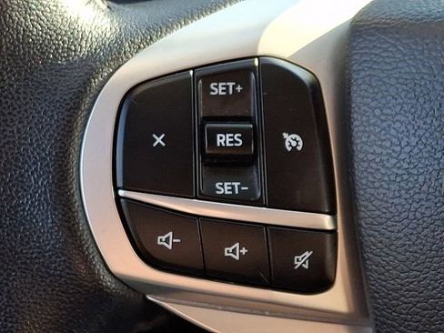 Used 2022 Ford Explorer XLT w/ Equipment Group 202A image 22