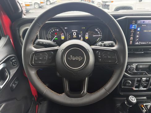 Used 2024 Jeep Wrangler Unlimited AWD/4WD image 18