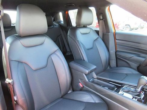 New 2026 Jeep Compass Latitude AWD/4WD image 8