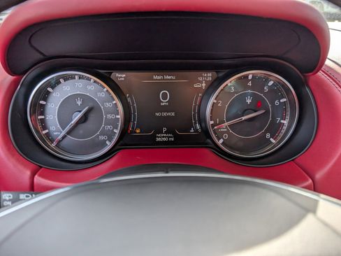 Used 2022 Maserati Levante Modena image 34