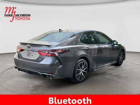 Used 2023 Toyota Camry SE FWD image 9