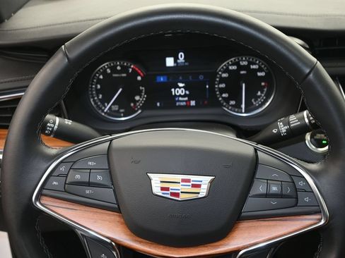 Used 2023 Cadillac XT5 Premium Luxury AWD/4WD image 9