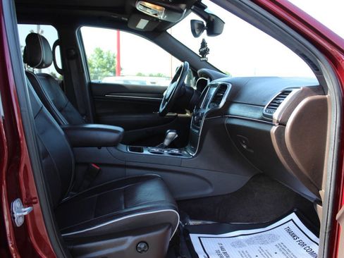 Used 2018 Jeep Grand Cherokee Overland image 9