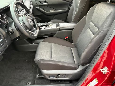 Certified 2024 Nissan Rogue SV FWD image 28