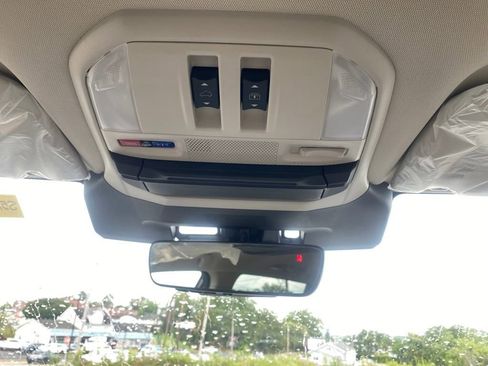 New 2025 Subaru Ascent Limited image 18