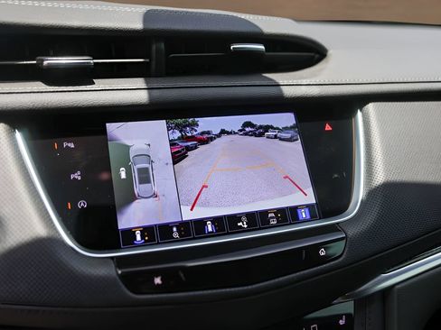 Used 2026 Cadillac XT5 Sportv w/ LPO, Onyx Lite Package AWD/4WD image 17