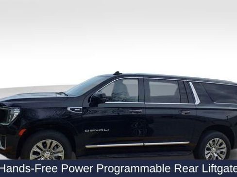 Used 2024 GMC Yukon XL Denali RWD image 10
