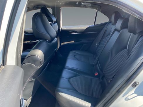 Used 2021 Toyota Camry SE FWD image 13