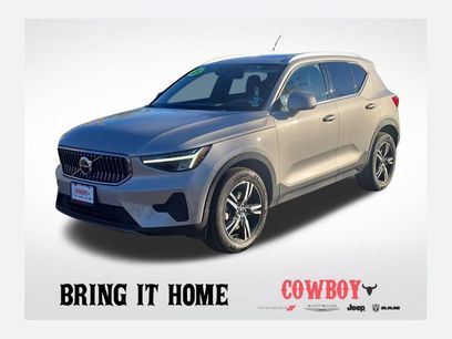 Used 2025 Volvo XC40 B5 Core