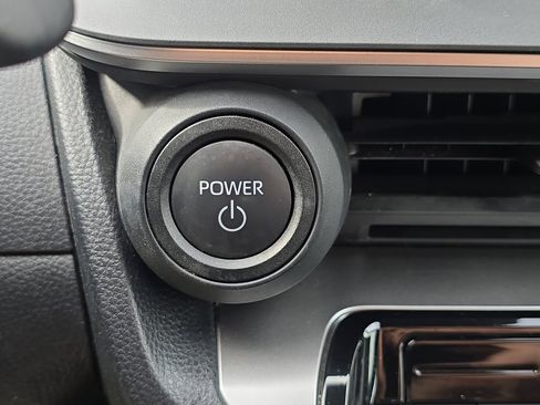 Used 2024 Toyota Prius LE image 28