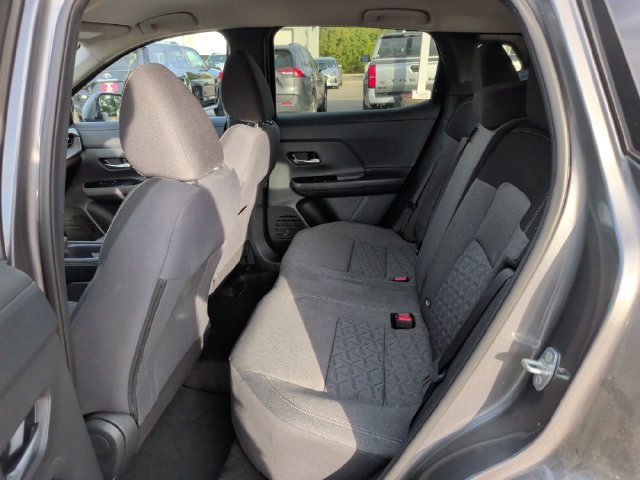 Used 2025 Nissan Kicks SV AWD/4WD image 23
