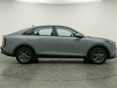 Used 2025 Kia K4 LXS image 11