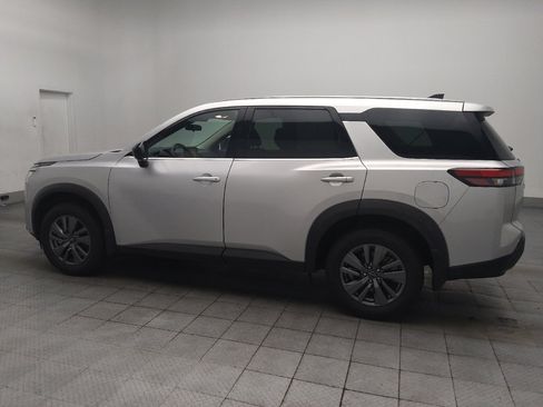 Used 2024 Nissan Pathfinder S FWD image 3