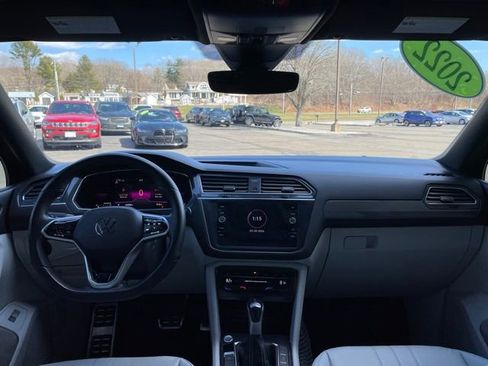 Used 2022 Volkswagen Tiguan SE R-Line image 14