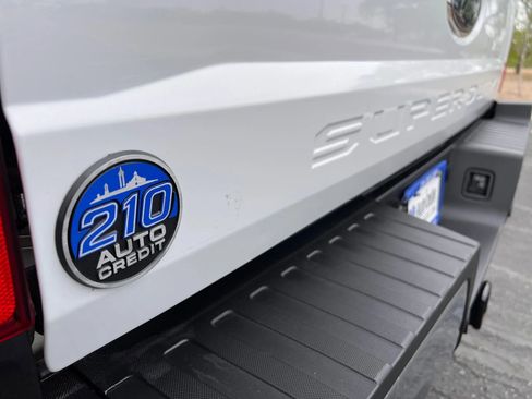 Used 2019 Ford F250 Lariat w/ Lariat Value Package image 12