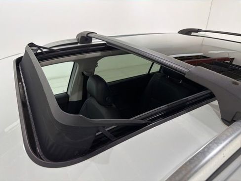 Used 2018 Volkswagen Tiguan SEL w/ 3rd Row Seat Package AWD/4WD image 27