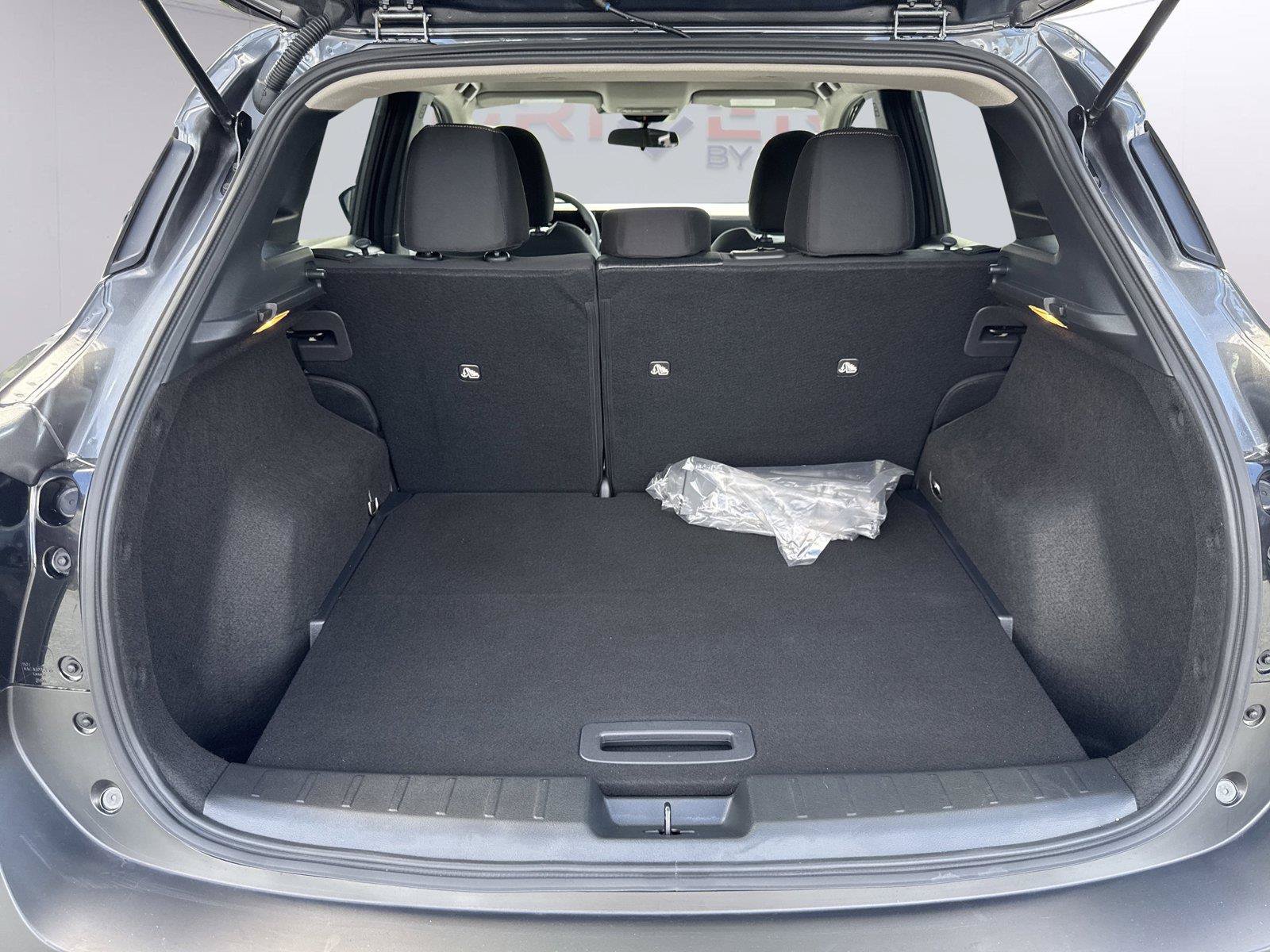Certified 2026 Nissan Kicks SV w/ Cold Weather Package FWD image 26