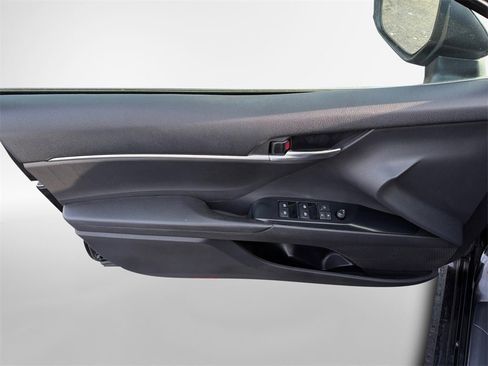 Certified 2020 Toyota Camry LE image 17