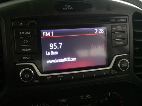 Used 2015 Nissan Juke S image 22