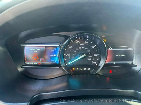 Used 2018 Ford Explorer XLT image 16