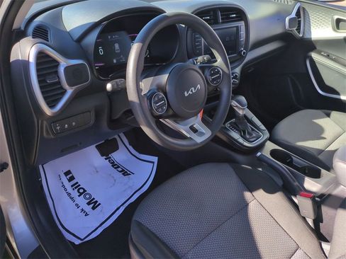 Certified 2023 Kia Soul LX w/ LX Technology Package image 9