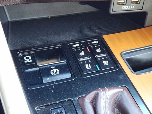 Used 2020 Lexus RX 450h AWD w/ Premium Package image 27