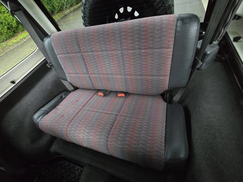 Used 2000 Jeep Wrangler Sport image 25