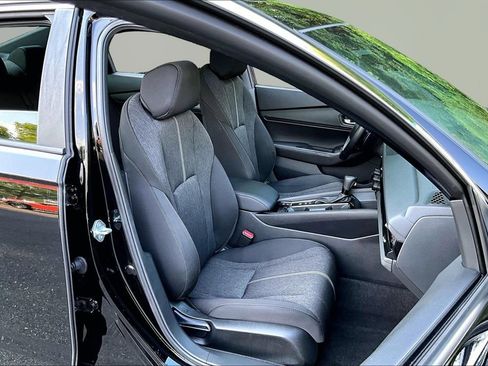 Used 2025 Honda Accord Sport image 22