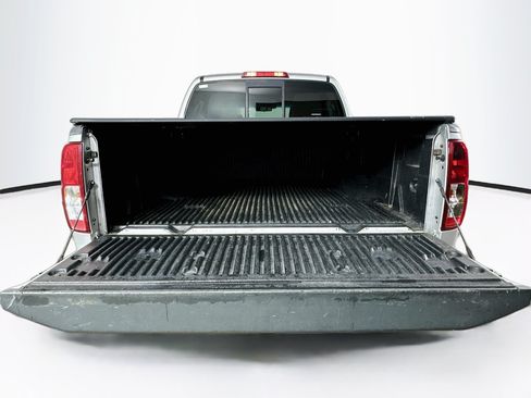 Used 2014 Nissan Frontier SV RWD image 26