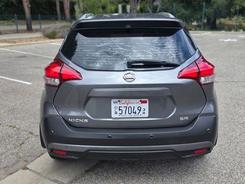 Used 2020 Nissan Kicks SR w/ SR Premium Package FWD image 39