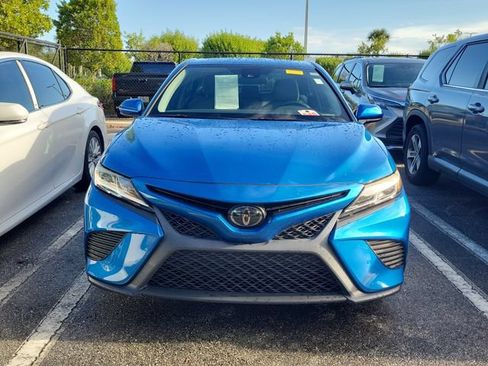 Used 2019 Toyota Camry SE FWD image 2