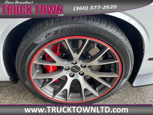Used 2020 Dodge Challenger SRT Hellcat w/ Plus Package RWD image 36