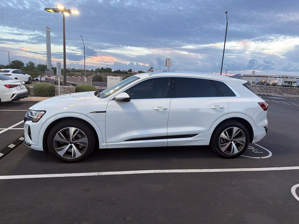 Used 2024 Audi Q8 e-tron Premium AWD/4WD image 4