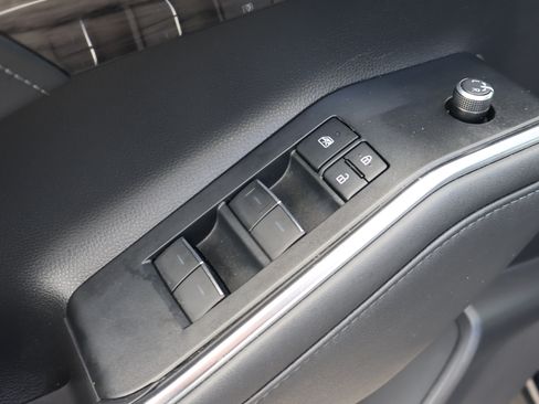 Used 2020 Toyota Highlander Limited FWD image 17