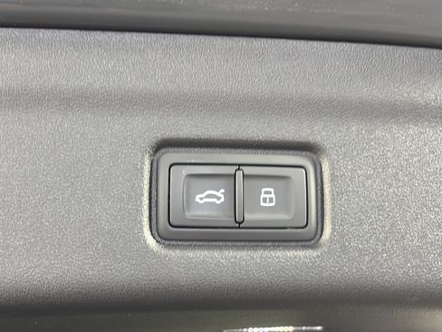 Used 2025 Audi Q6 e-tron Premium Plus AWD/4WD image 14