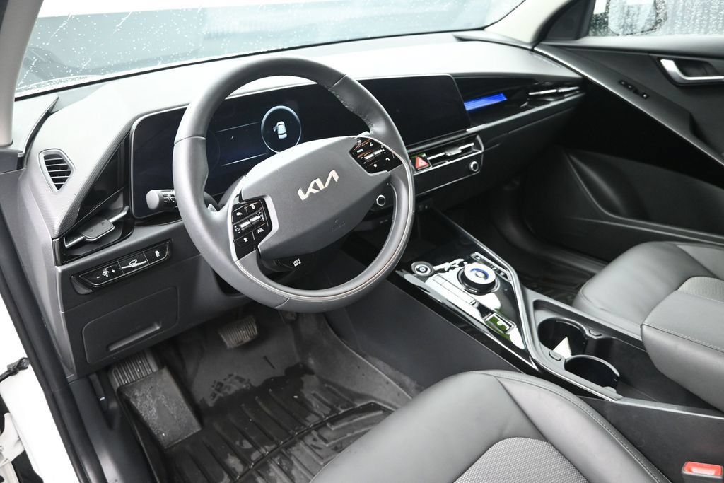 Certified 2024 Kia Niro Wind w/ Wind Preserve Package FWD image 12
