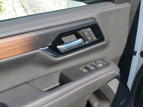 Used 2025 GMC Yukon Denali image 18