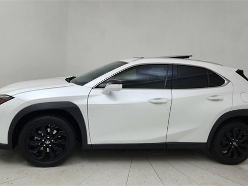Used 2024 Lexus UX 250h FWD image 3
