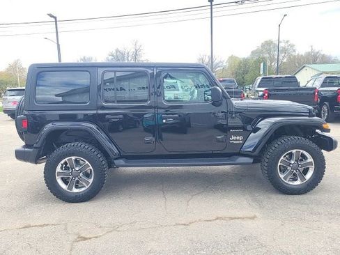 Used 2021 Jeep Wrangler Unlimited Sahara w/ Uconnect 4C Nav & Sound Group AWD/4WD image 21