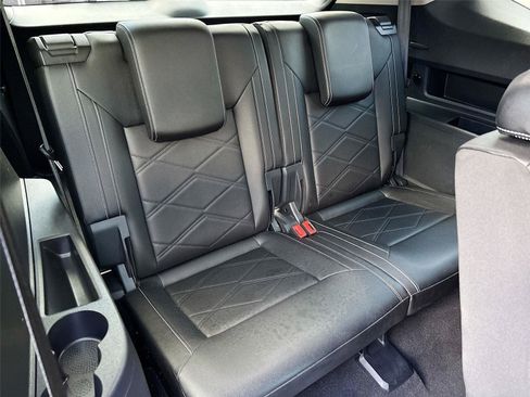 Used 2025 Volkswagen Atlas SE FWD image 27