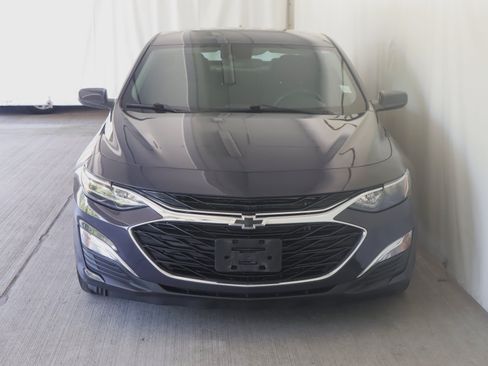 Used 2025 Chevrolet Malibu RS FWD image 3