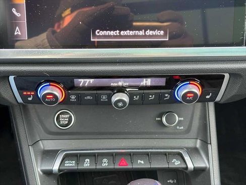 Used 2024 Audi Q3 2.0T Premium Plus image 28