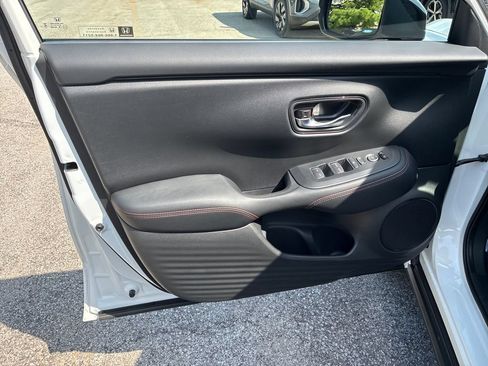 Certified 2025 Honda HR-V Sport image 12
