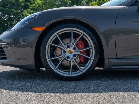 Used 2018 Porsche 718 Cayman S RWD image 11