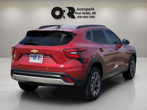 Used 2025 Chevrolet Trax LT image 5