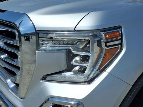 Used 2020 GMC Sierra 1500 SLT RWD image 10