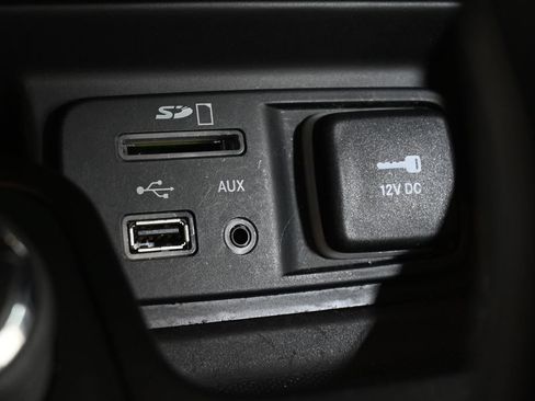 Used 2014 Jeep Cherokee Trailhawk w/ Cold Weather Group AWD/4WD image 13