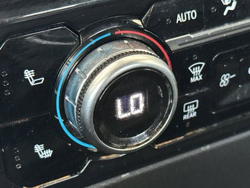 Used 2024 GMC Sierra 1500 SLT image 27