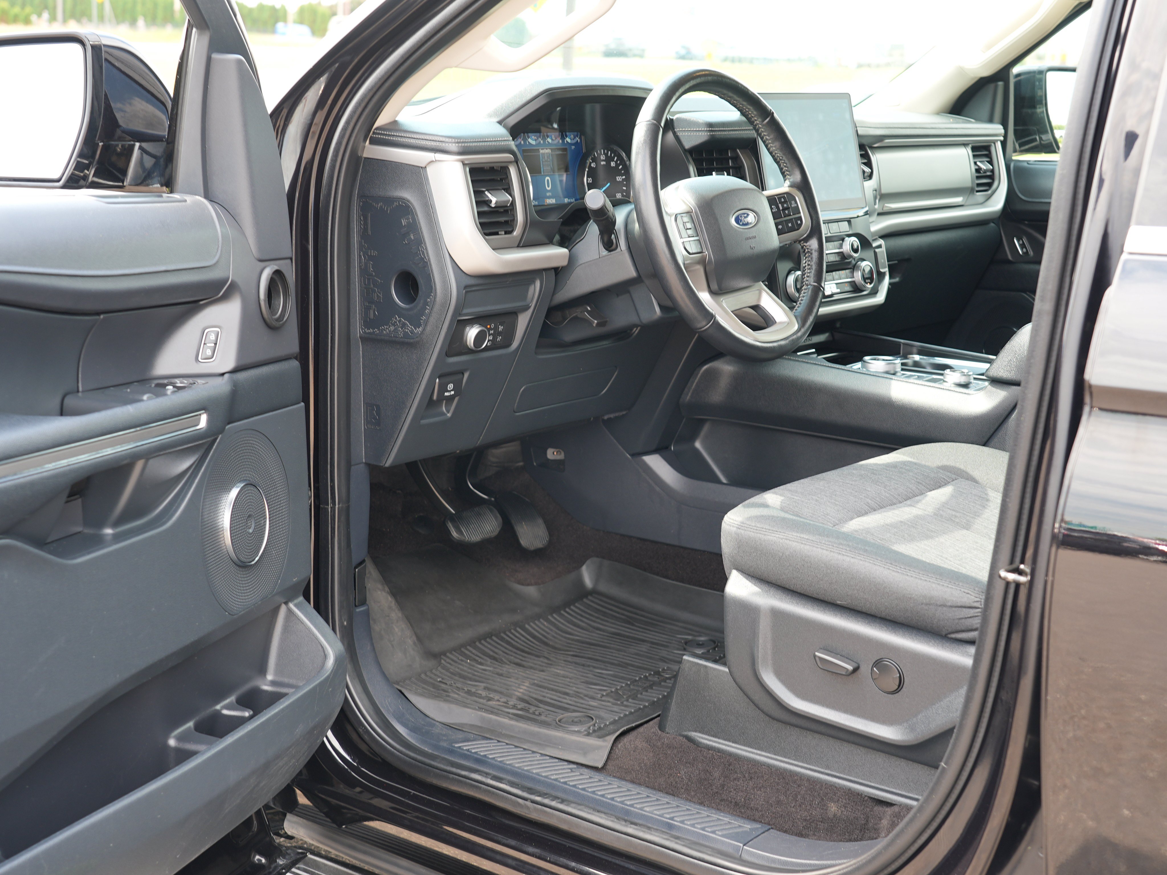 Used 2022 Ford Expedition XLT AWD/4WD image 13